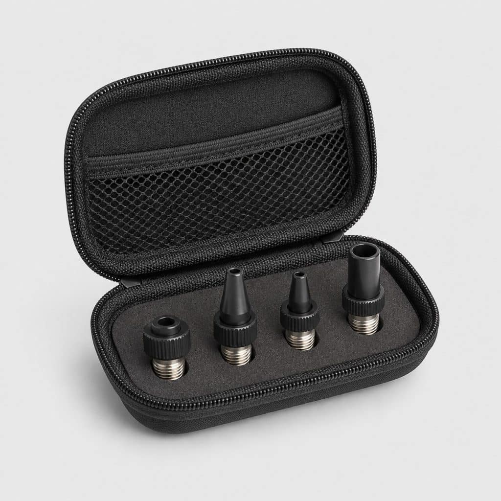 Kit adaptateur de valve 4 embouts, vue de face sur fond clair
