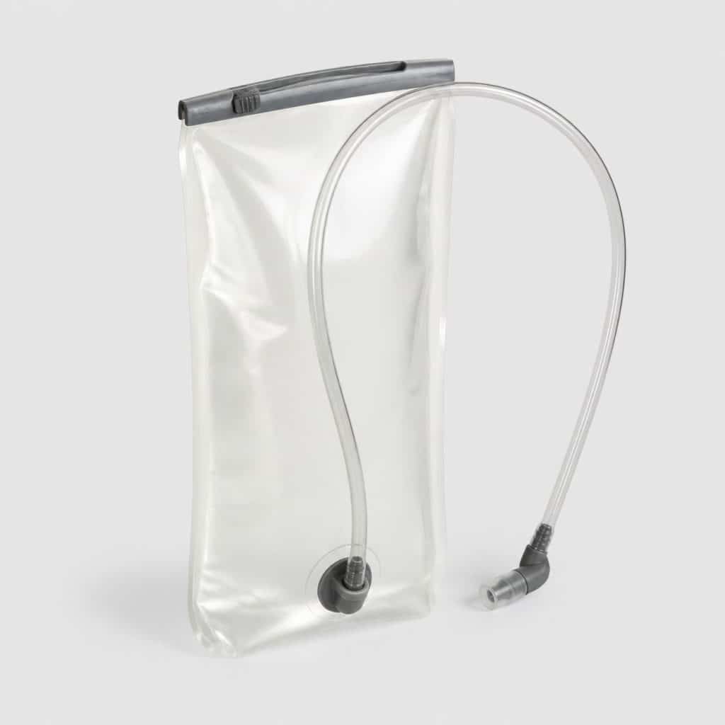 Poche a eau souple 3 litres, vue de face sur fond clair