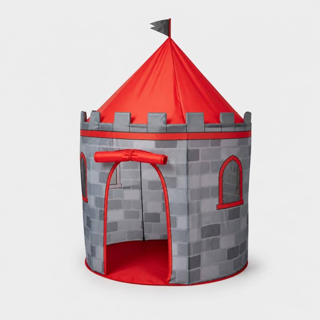 Tente de jeu grise et rouge en forme de château fort, porte ouverte