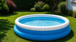 L'emplacement compte autant que le modèle choisi. Voici les points à vérifier avant de gonfler une piscine, pour une ins
